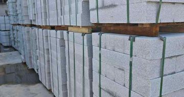 黑龙江芝麻白路牙石，路侧石