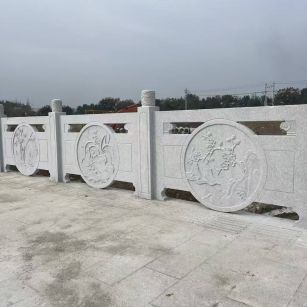 黑龙江芝麻白河道栏杆 石材栏杆