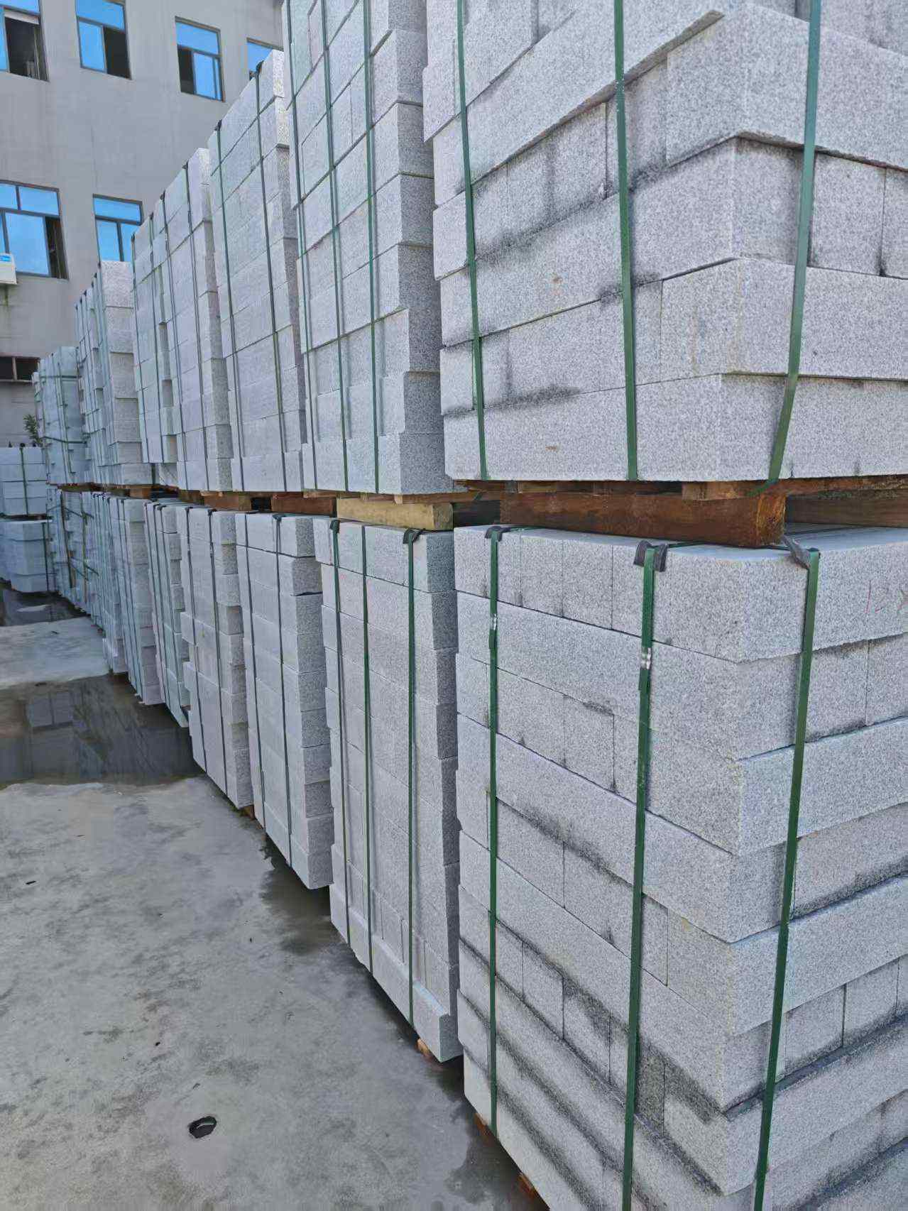 黑龙江芝麻白路牙石，路侧石