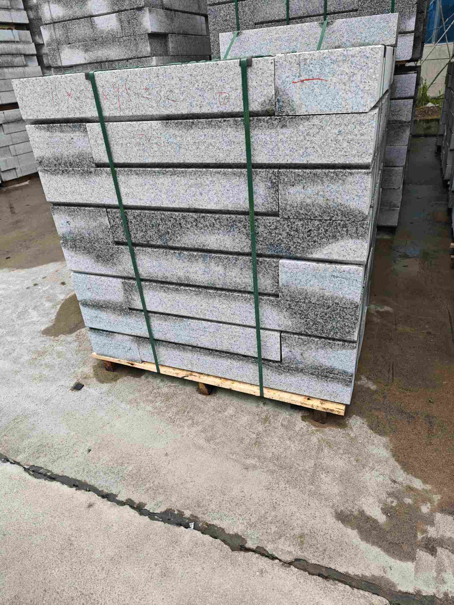 黑龙江芙蓉白路牙石，马路牙子